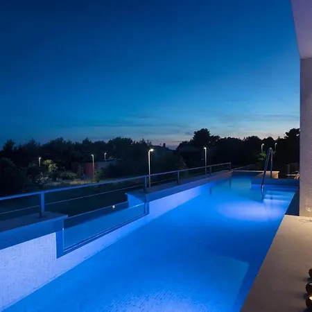 Emilia Villa *
