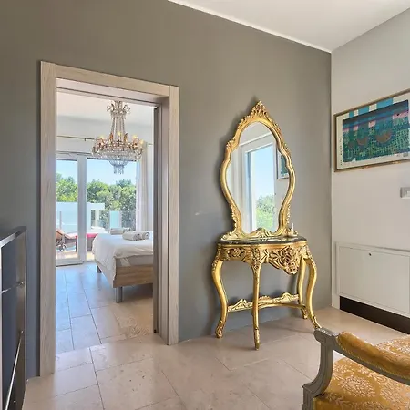 Emilia Villa